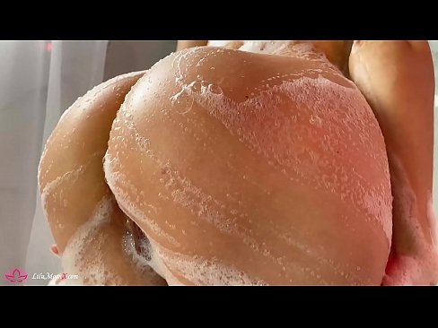 ❤️ Si rambut coklat Melancap Faraj dengan Vibrator hingga Orgasme Intens dalam Mandi ️❌ Video persetan  pada kami ms.passionfeverspot.ru ❌